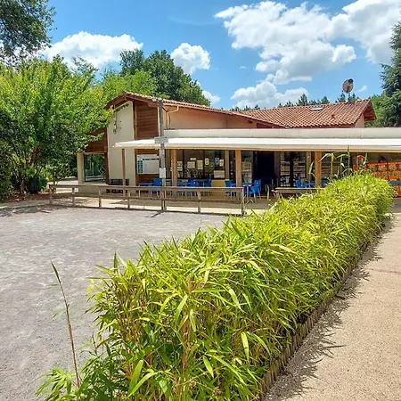 Gorgeous Stacaravan In Campeggio 3*