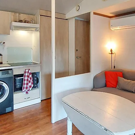 Gorgeous Stacaravan In Campingplads Saint-Paul-lès-Dax