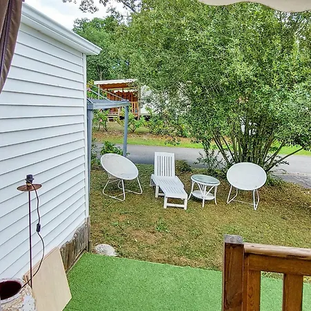 Gorgeous Stacaravan In Campeggio