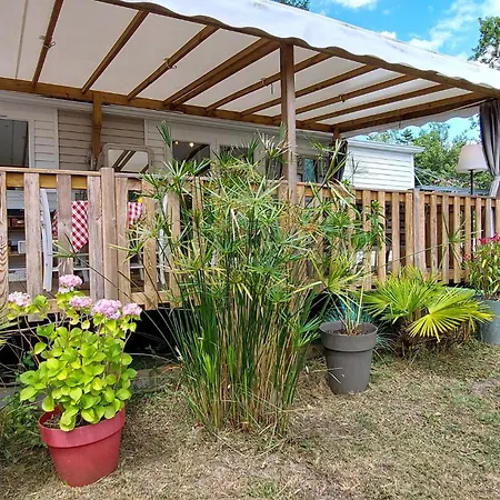 Gorgeous Stacaravan In Campeggio 3*