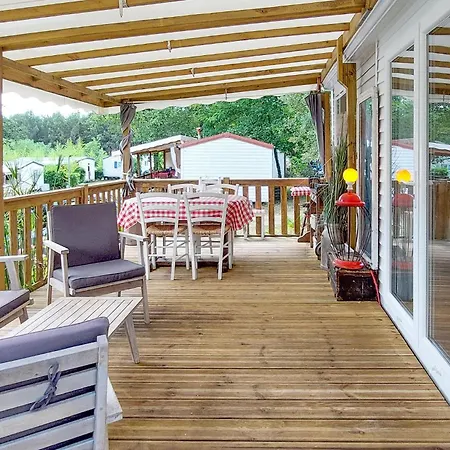 Gorgeous Stacaravan In