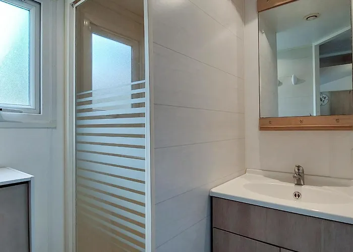 Gorgeous Stacaravan In אתר קמפינג