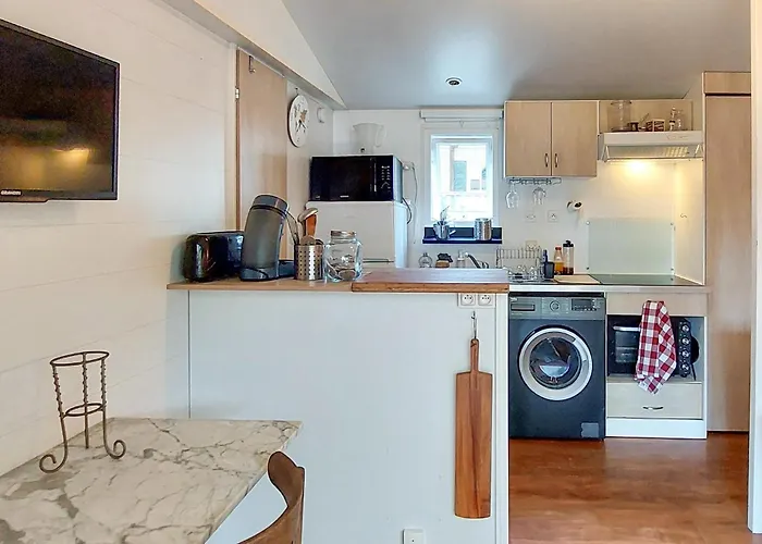 Gorgeous Stacaravan In אתר קמפינג 3*