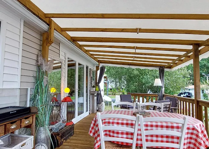 אתר קמפינג Gorgeous Stacaravan In